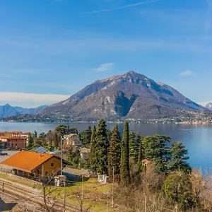  Apartment Flower House With View By Wonderful Italy